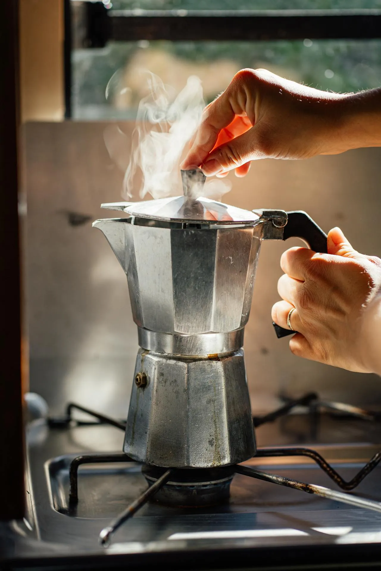 how to clean a coffee pot with vinegar