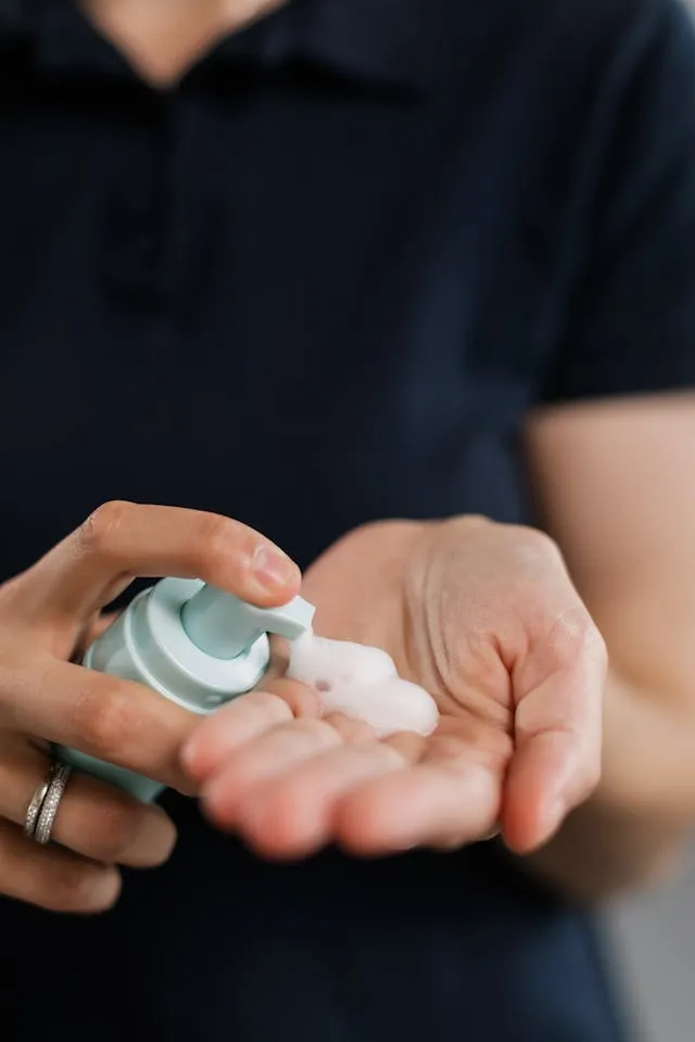 6 Ways to Make Foam Hand Soap at Home (Easy DIY Recipes) 6 ways to make foam hand soap at home