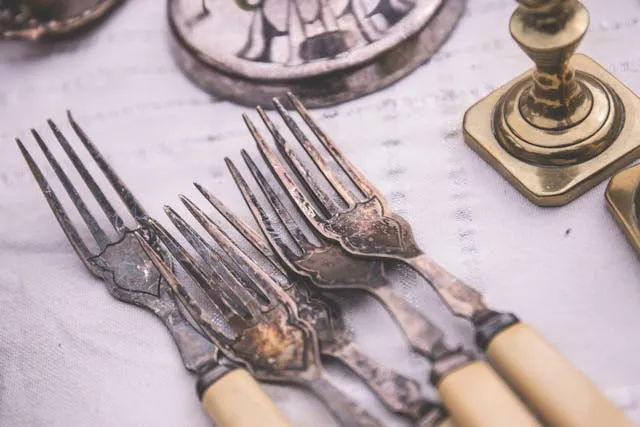 7 Ways to Clean Tarnished Silver (From Mildly Dull to Heavily Blackened) 7 ways to clean tarnished silver