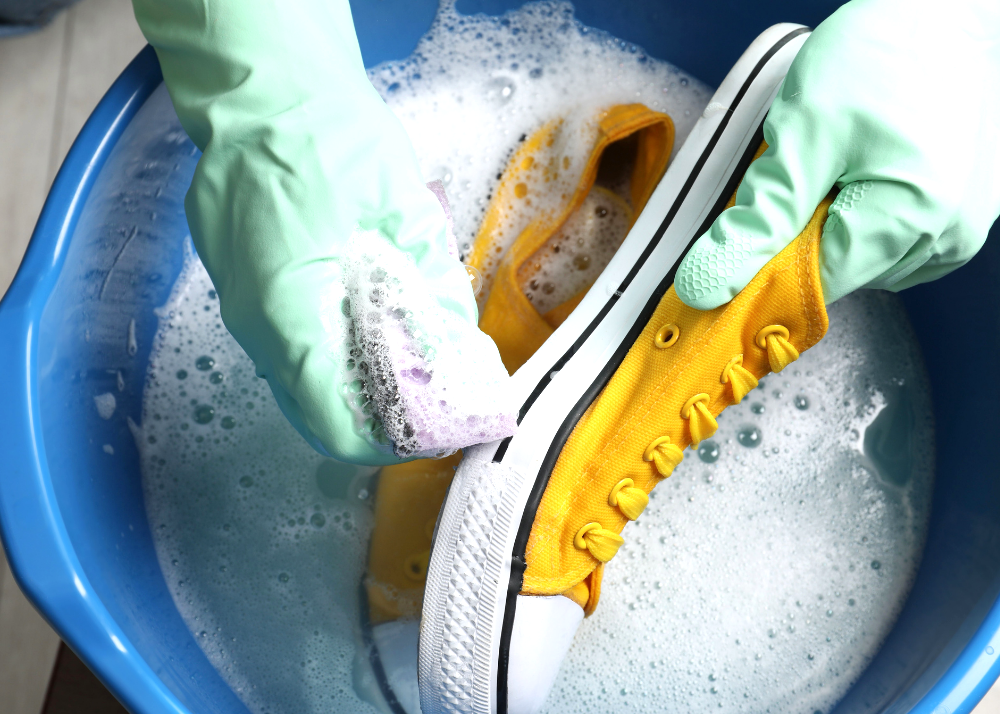 8 ways to clean shoes without washing