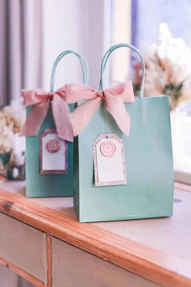 how to make a gift bag from wrapping paper