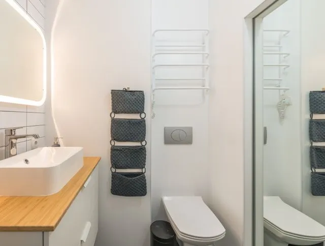 6 ways to get rid of sewer smell in your bathroom