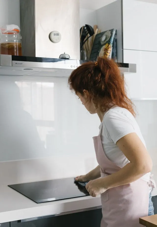 how to clean a glass stove top